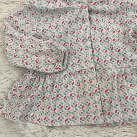 ❌Sold❌🌈 Carter’s Baby Girl Hoodie Shirt 🌈 - Picture 3 of 4